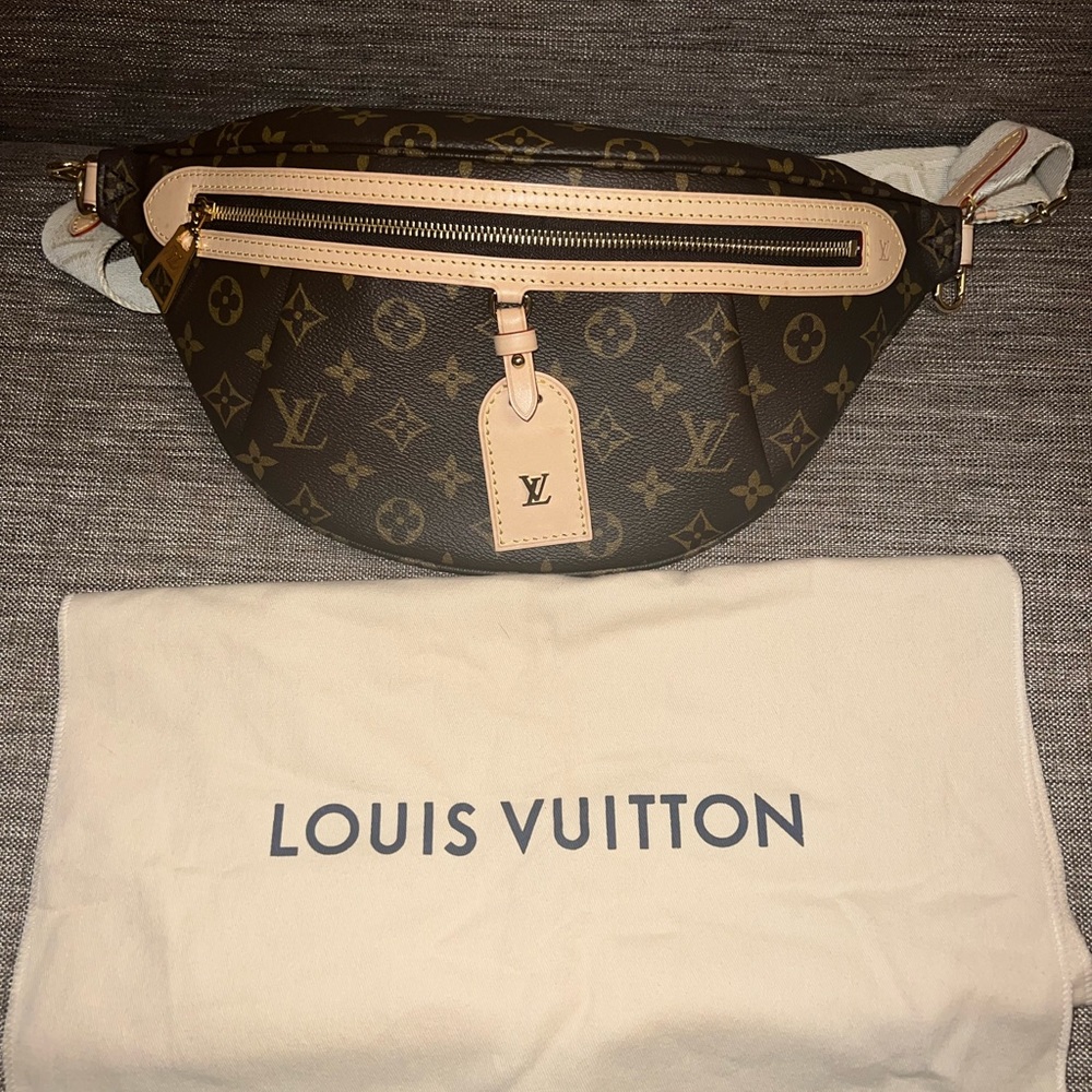 **SOLD** Louis Vuitton High Rise Bumbag - Picture 2 of 6